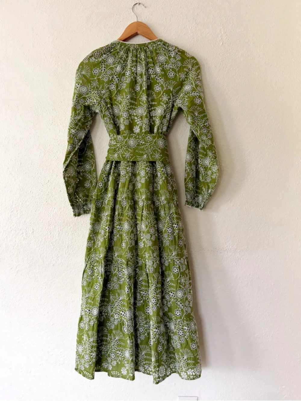 ME+EM Bespoke Contrast Green Broderie Long Sleeve Midi Dress - Picture 3 of 9